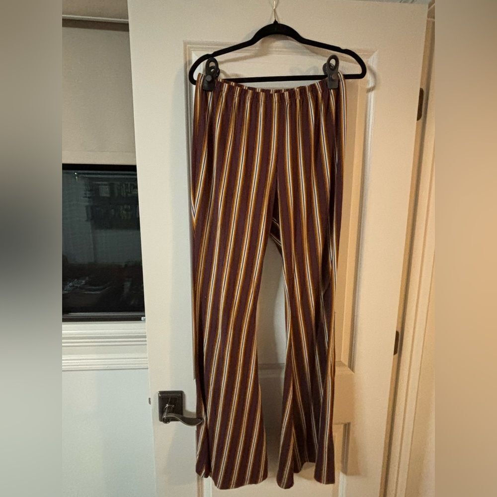 ⭐️ 5 For $25 Polly & Esther Flare Striped Pants (L)